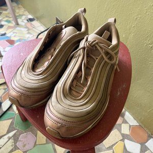 Nike Sneakers Retro Looking Beige Rose Pink Athletic Wear